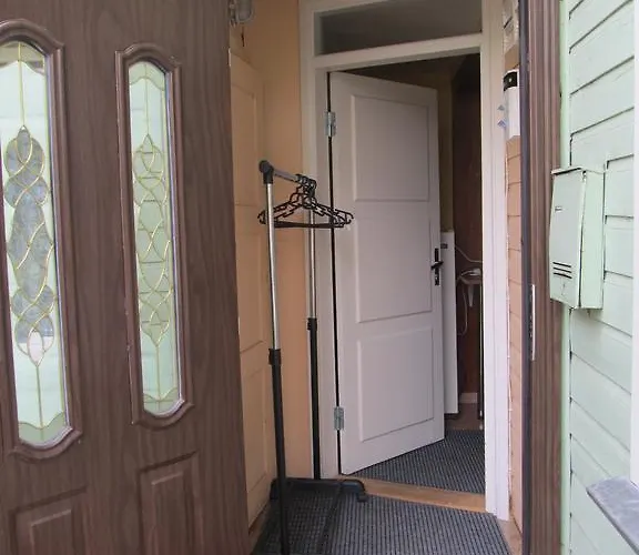 Frendlen Metsa Apartament Parnawa