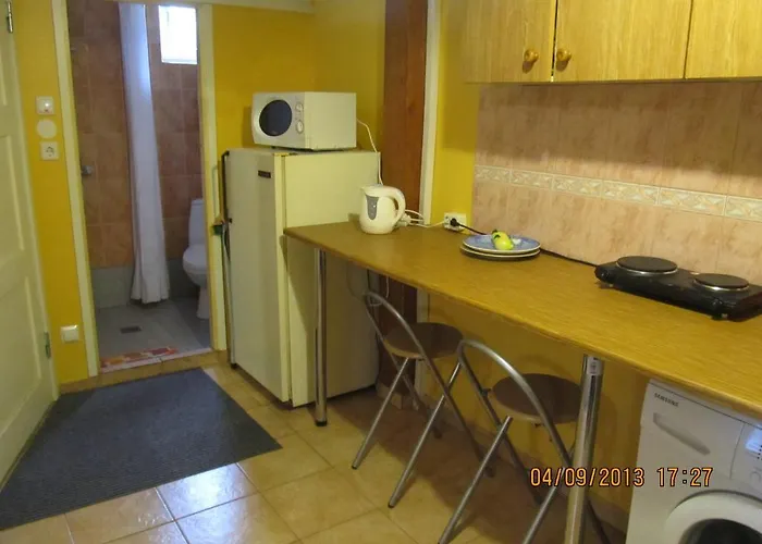 Frendlen Metsa Apartament Parnawa